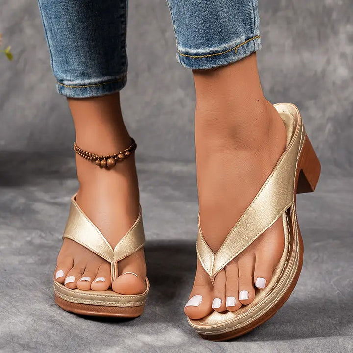 Giulia Bellini Block Heel Thong Sandals