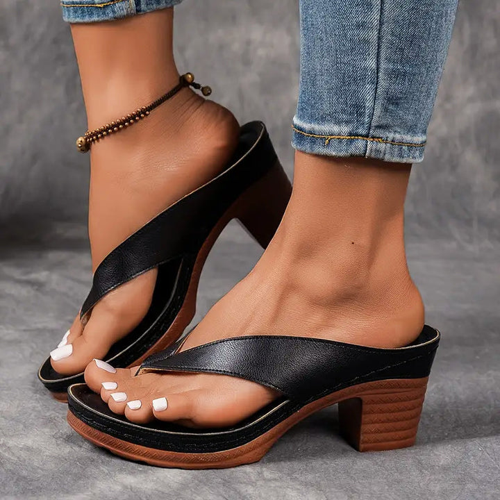 Giulia Bellini Block Heel Thong Sandals